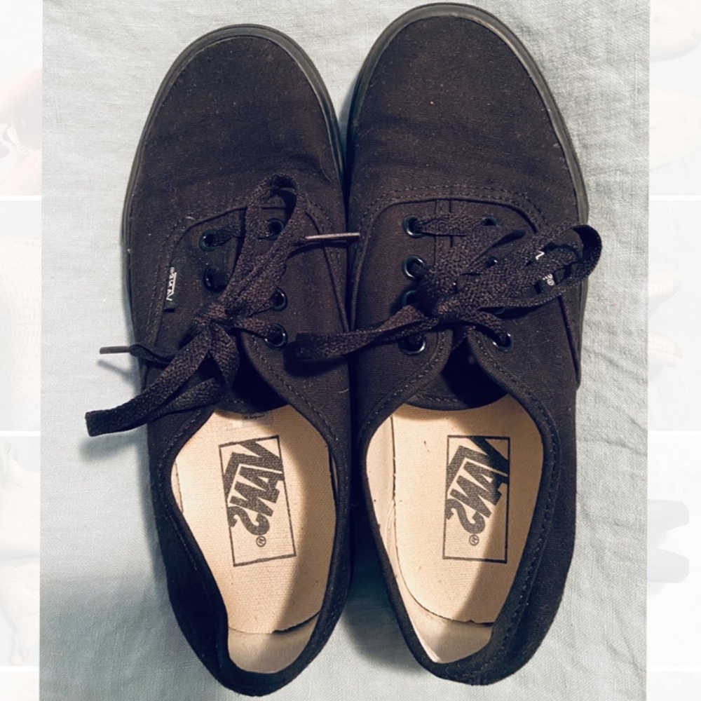 Vans Authentic Black Shoes unisex, women 7/men 5.5